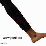 : Schwarze Leggings mit Spitze und roten Füßen