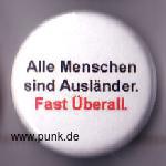 Alle Menschen sind Ausländer Button